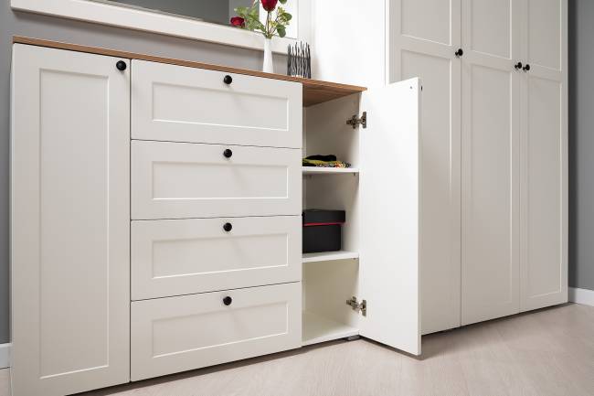 Комод с обувницей и тумбой Остин цвет белый шагрень/дуб крафт золотой