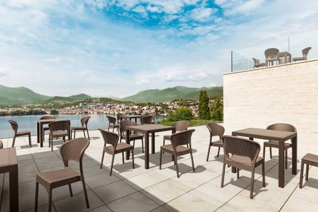 Стол пластиковый Orlando 80 коричневый 800х800х750 мм